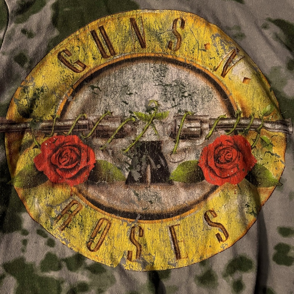 Long sleeve graphic tee